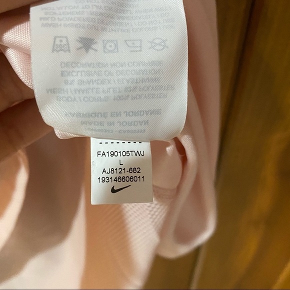 Nike: Dri-Fit Women's Mesh Athletic Workout Gym‎ T-Shirt Top Blush Pink Large - Picture 8 of 9